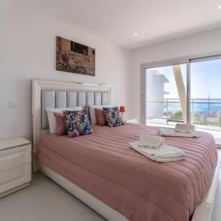 T2 Azure Coast شقة