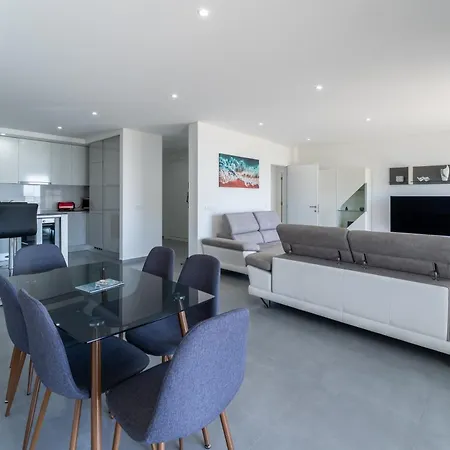 T2 Azure Coast نازاريه